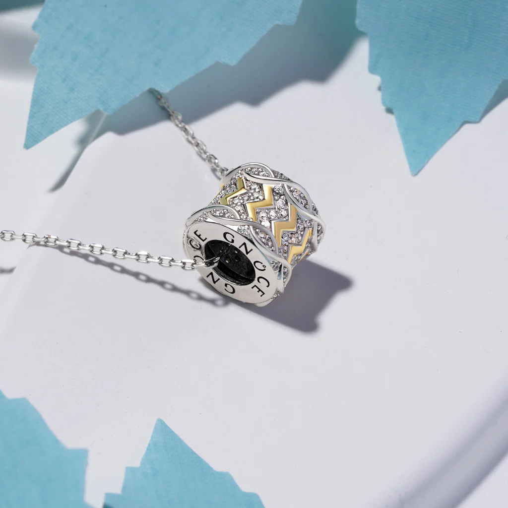 Gnoce Infinity Wave Pendant Necklace Platinum-plated Silver Blend - Image 3