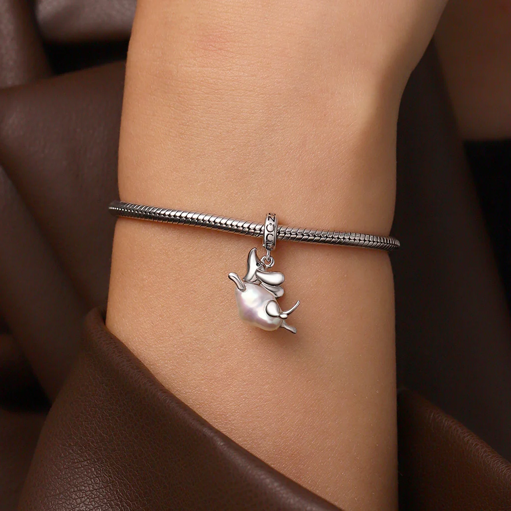 Gnoce Irregular Pearl Dachshund Dog Charm Platinum-plated Silver Blend - Image 6