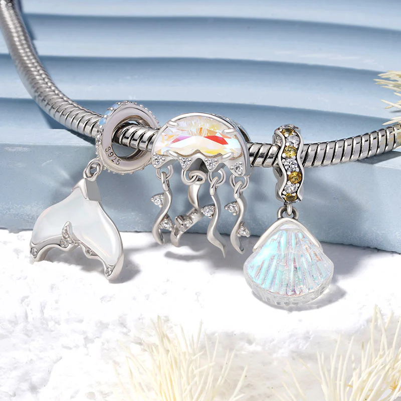 Gnoce Jellyfish Charm - Image 3