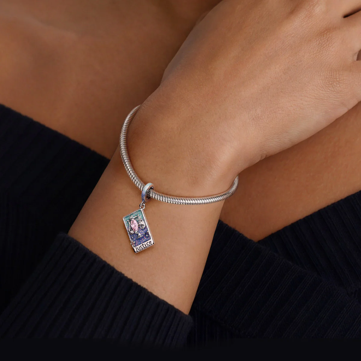 Gnoce Justice Tarot Glow-in-the-Dark Charm Platinum-plated Silver Blend - Image 3