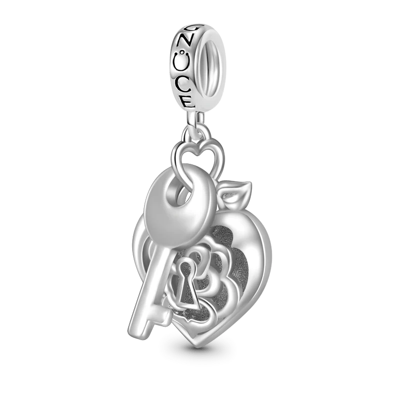 Gnoce Key to Your Heart Charm Platinum-plated Silver Blend