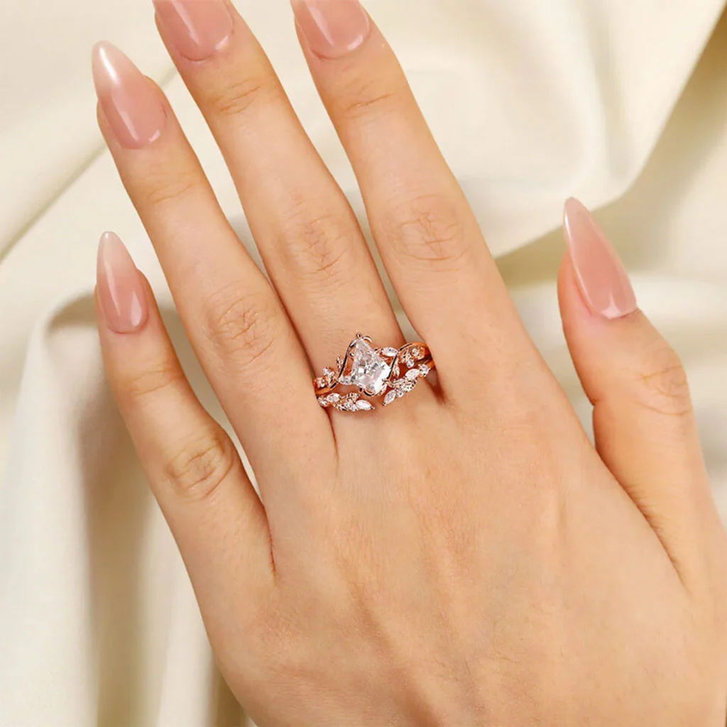 Gnoce Nature-Inspired Leaf Kite-Cut Promise Ring Set - Image 2