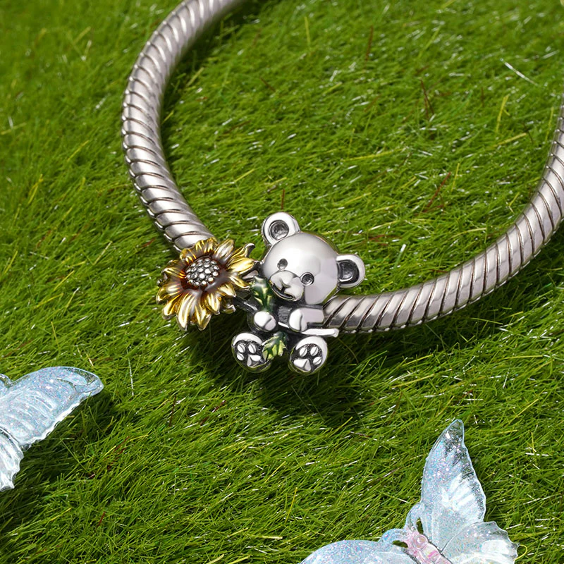 Gnoce Little Bear Embraces Sunflower Charm - Image 3