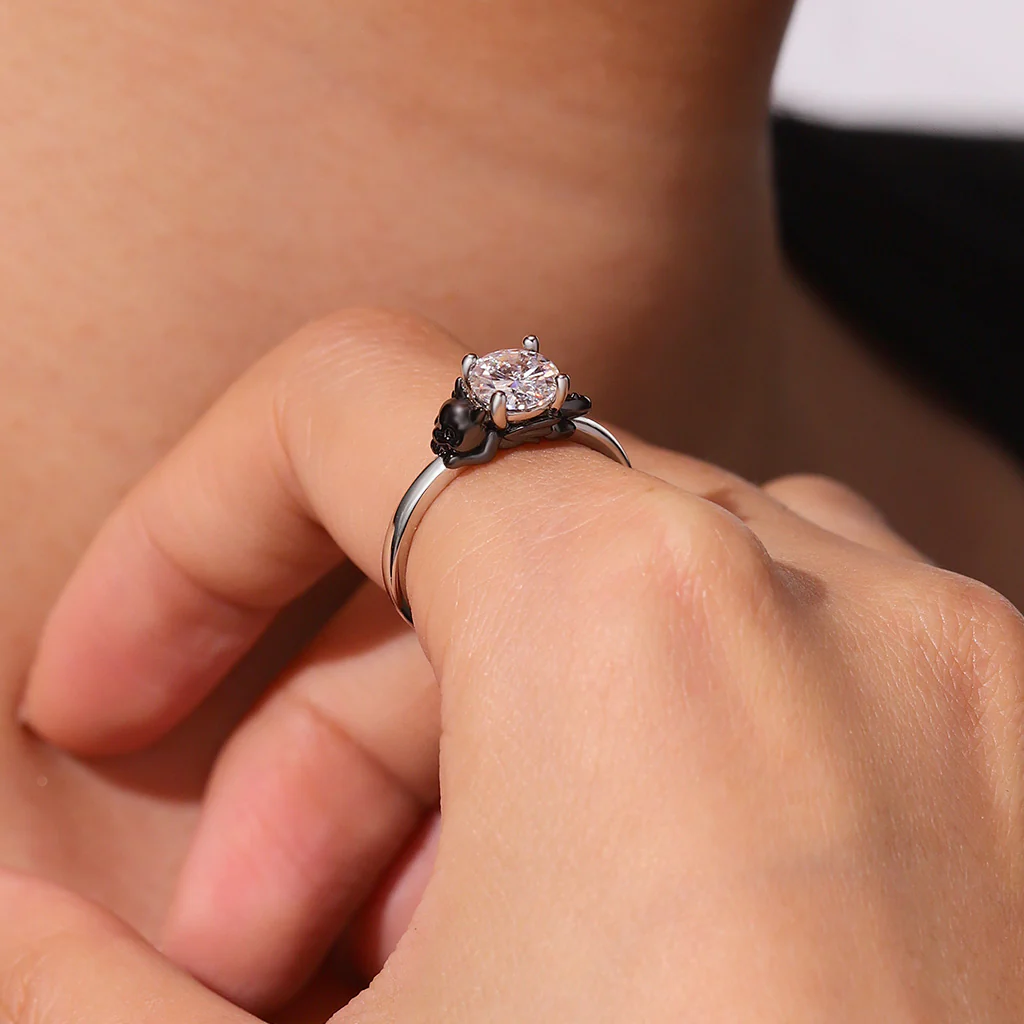 Gnoce Little Black Dragon Embraces Moissanite Ring Platinum-plated Silver Blend - Image 9