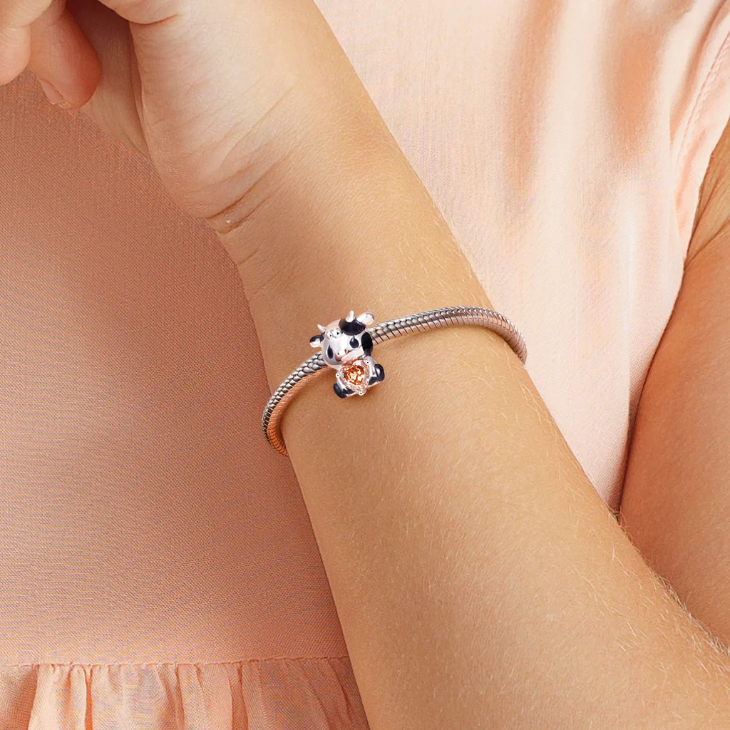 Gnoce Little Cow Embraces Heart Gem Charm Platinum-plated Silver Blend - Image 5