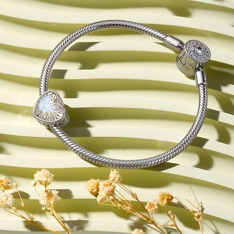 Gnoce Sparkling Love Heart Gift Charm - Image 3