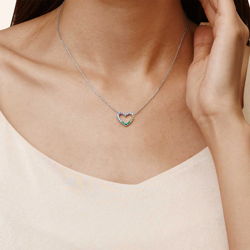 Gnoce Sparkling Love Heart Necklace Platinum-plated Silver Blend - Image 5