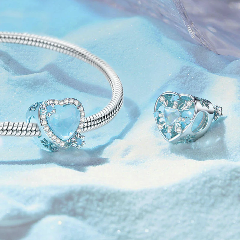 Gnoce Winter Love Heart Snowflake Charm - Image 2