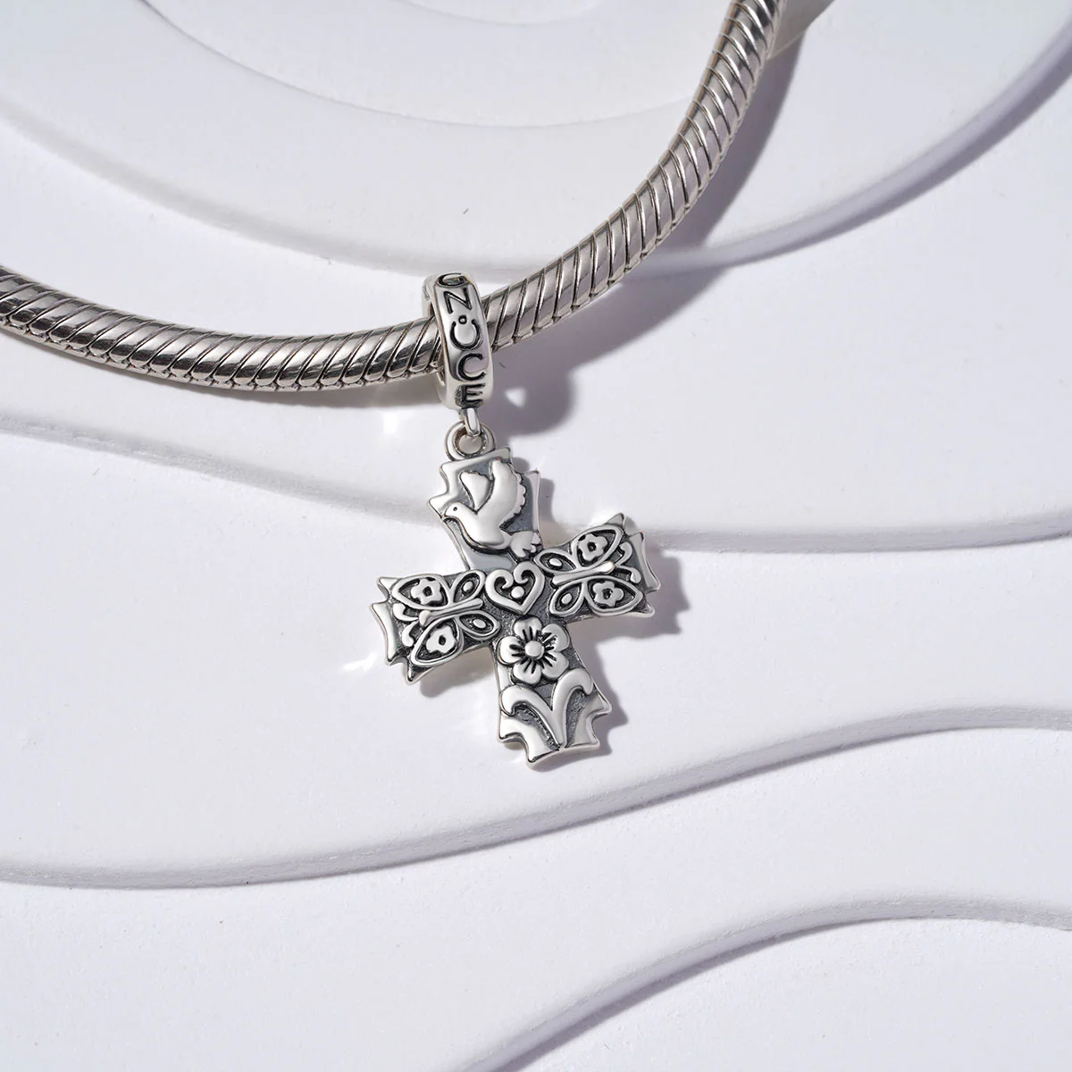 Gnoce Love Spring Cross Charm Platinum-plated Silver Blend - Image 3