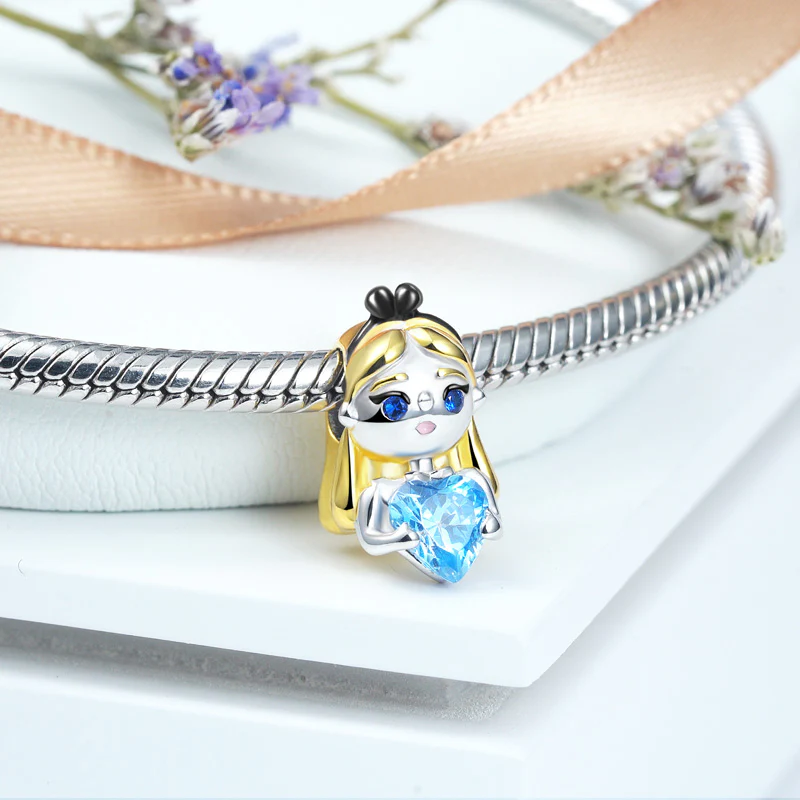 Gnoce Lovely Alice Embraces Heart Gem Charm Platinum-plated Silver Blend - Image 2
