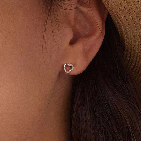 Gnoce Mini Heart Stud Earrings - Image 5