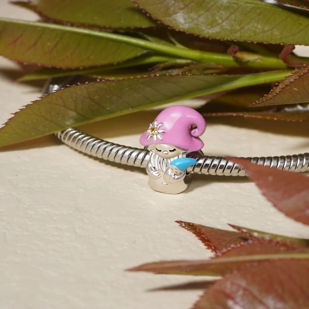 Gnoce Warm Mother's Day Gnome Charm Platinum-plated Silver Blend - Image 3