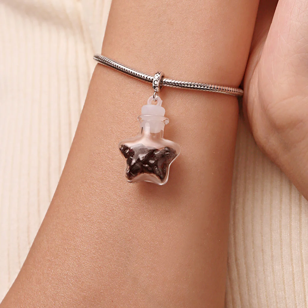 Gnoce Garnet Star Glass Bottle Charm Platinum-plated Silver Blend - Image 6