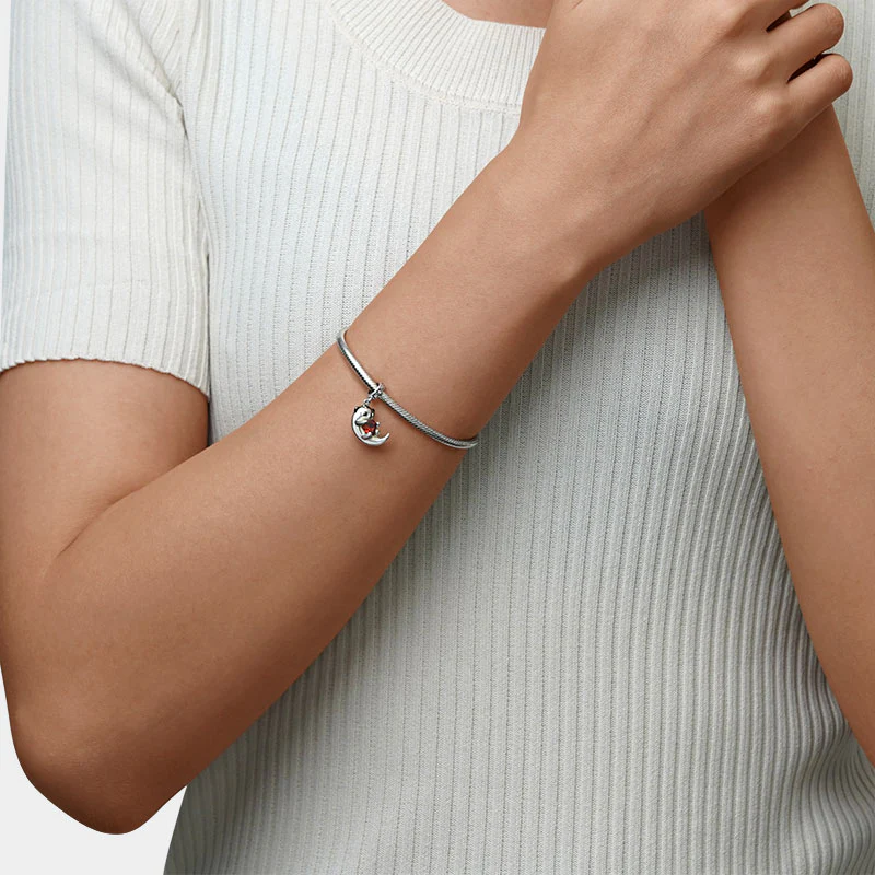 Gnoce Lovely Otter Embraces Heart Gem Charm Platinum-plated Silver Blend - Image 4