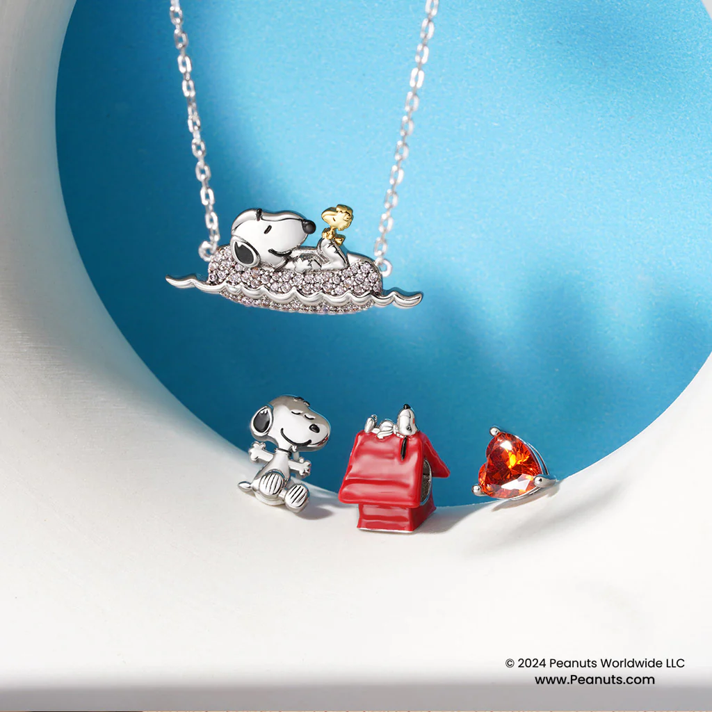 Gnoce Peanuts "Find Your True Love" Snoopy Heart Stud Earrings - Image 4
