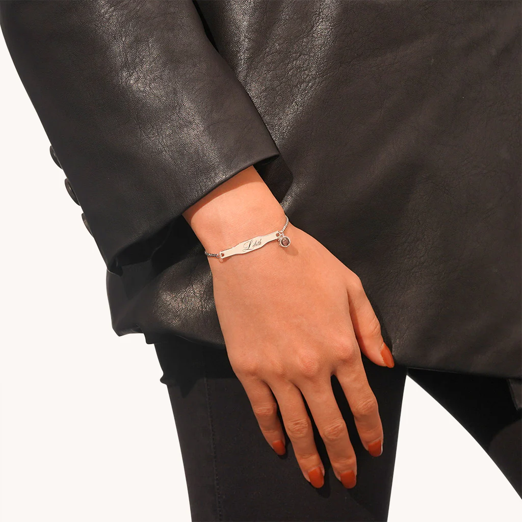 Gnoce Adjustable Projection Couple's Memories Engravable Bracelet - Image 3