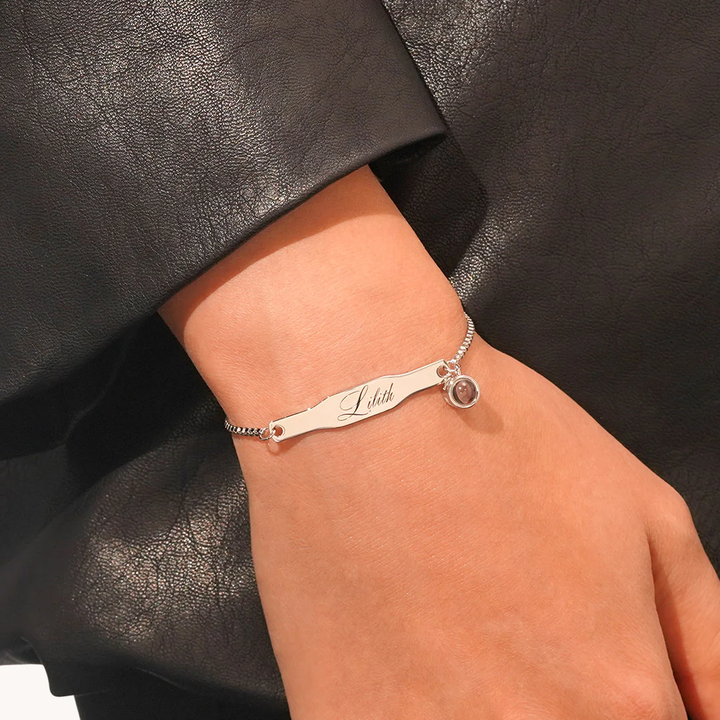 Gnoce Adjustable Projection Couple's Memories Engravable Bracelet - Image 5