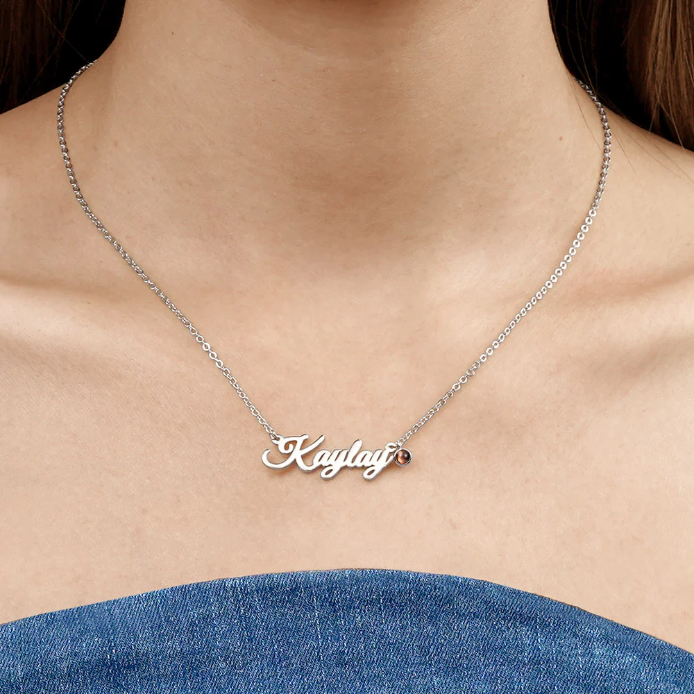 Gnoce Classic Projection Name Necklace - Image 3
