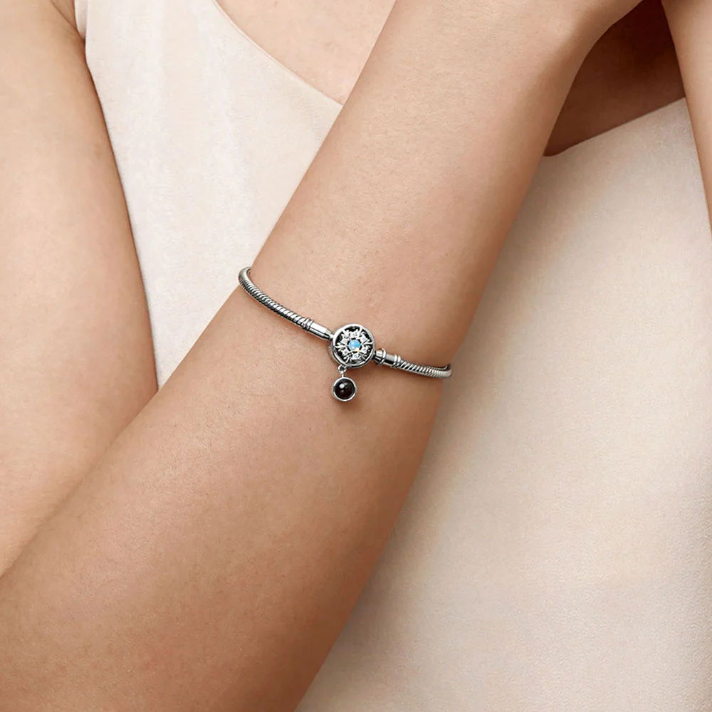 Gnoce Projection Snowflake Basic Snake Chain Bracelet - Image 5
