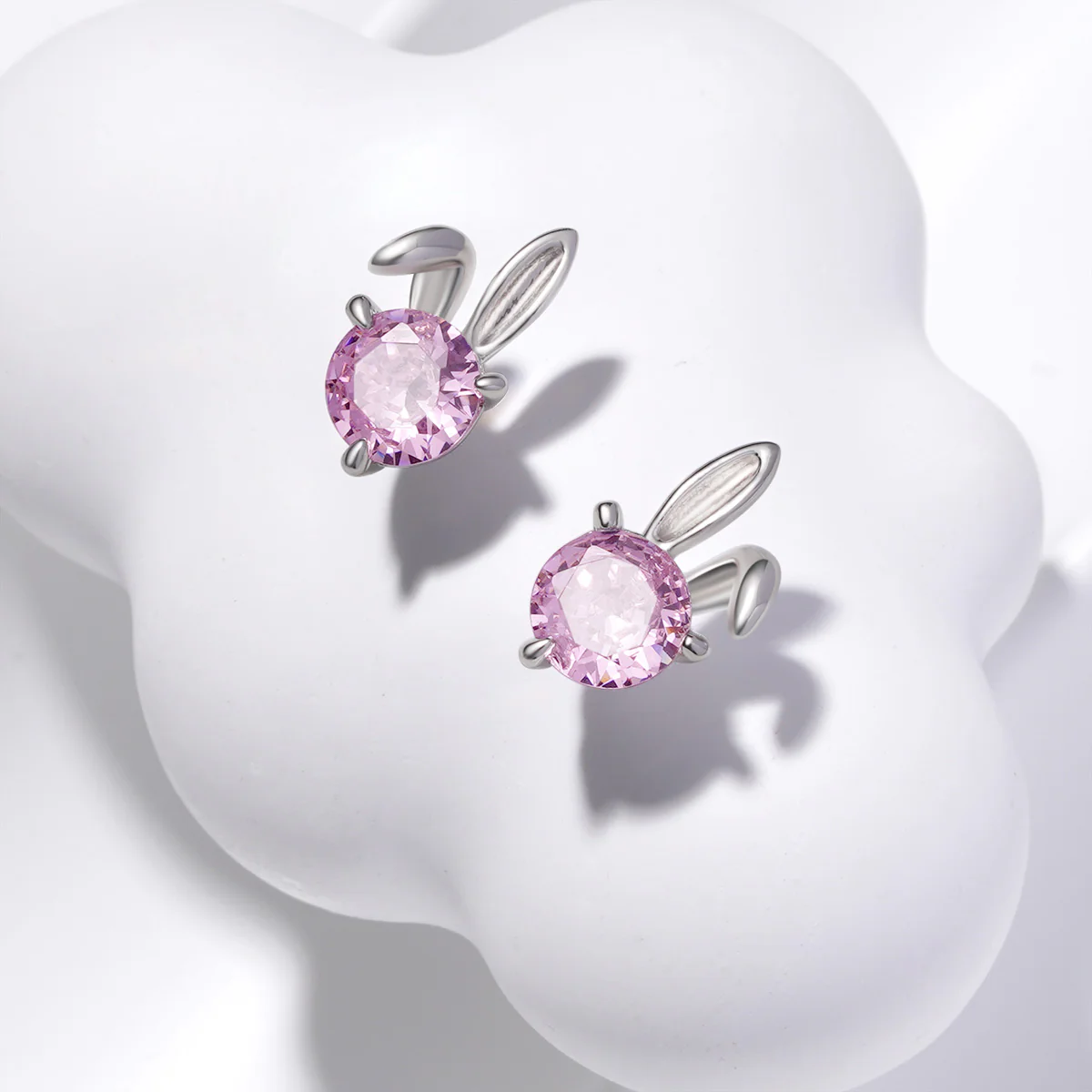 Gnoce Pink Rabbit Stud Earrings Platinum-plated Silver Blend - Image 3