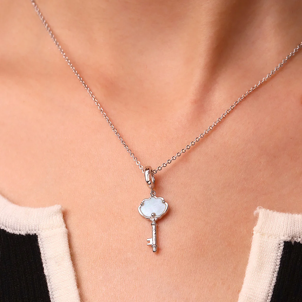 Gnoce Shell Key Pendant Dangle Charm - Image 4