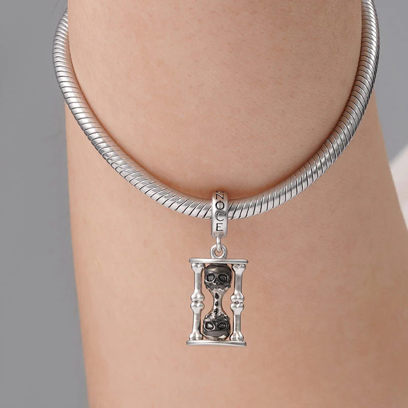 Gnoce Skull Hourglass Charm Platinum-plated Silver Blend - Image 3