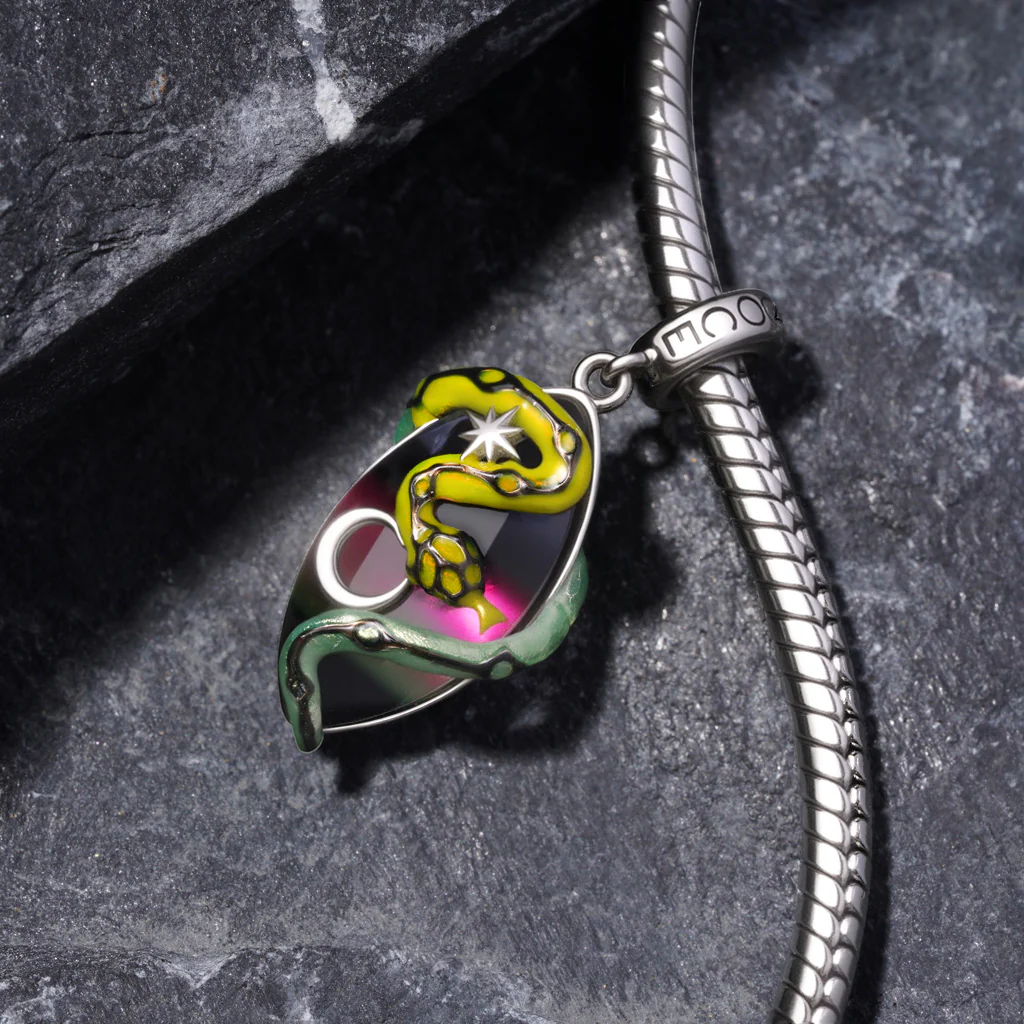 Gnoce Glow-in-the-Dark Snake Charm Platinum-plated Silver Blend - Image 4