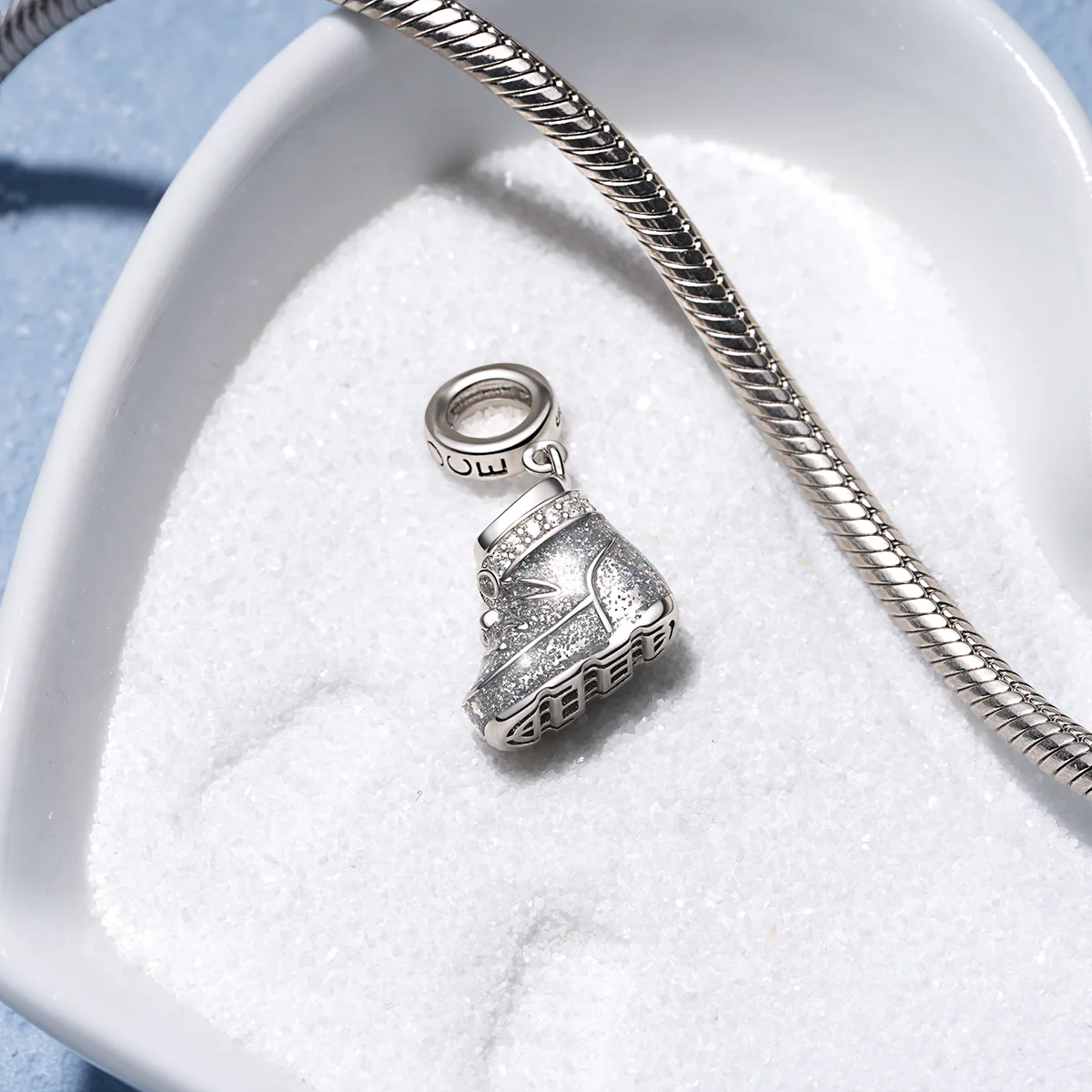 Gnoce Sparkling Snowshoes Charm Platinum-plated Silver Blend - Image 3
