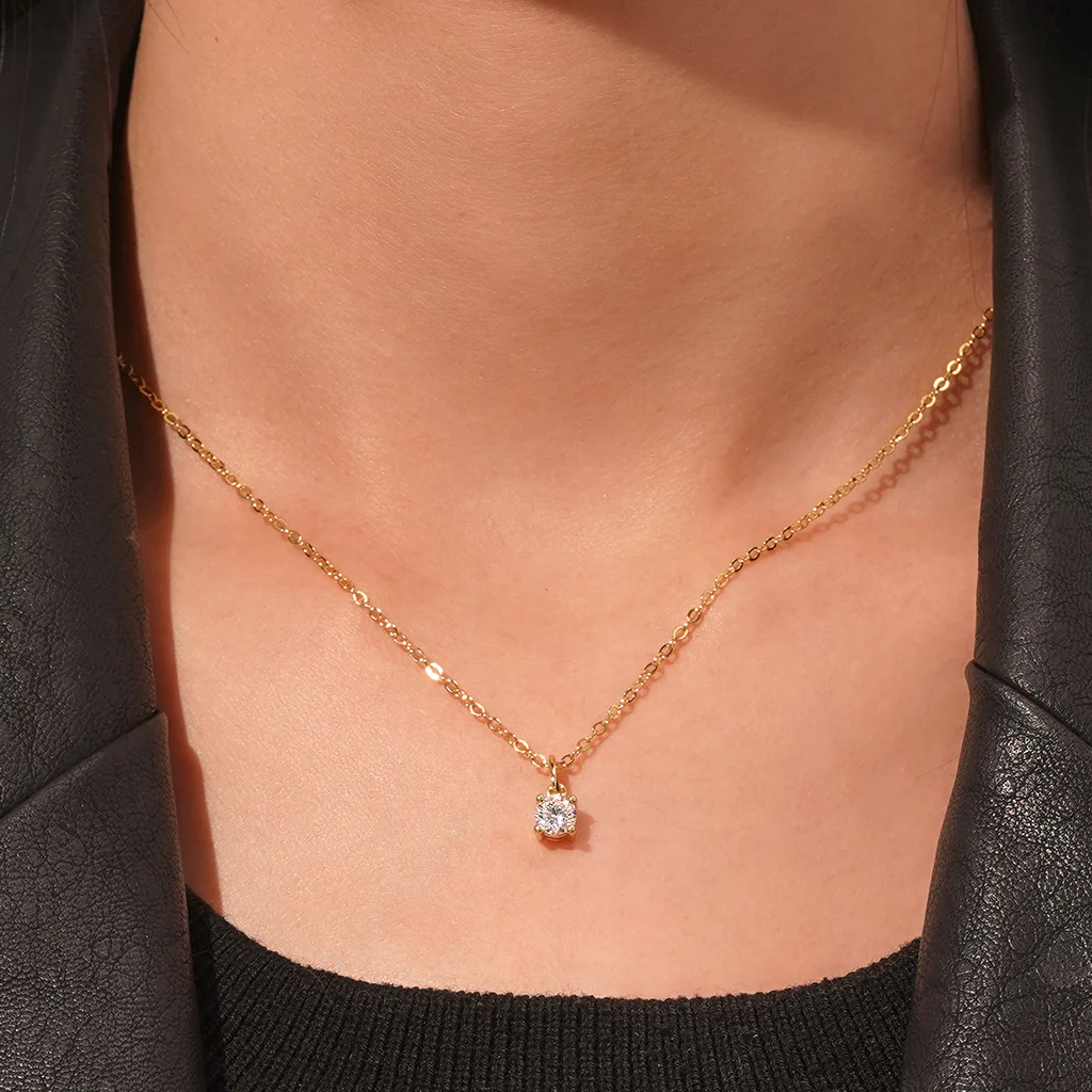 Gnoce Solitaire Diamond Pendant Necklace - Image 6