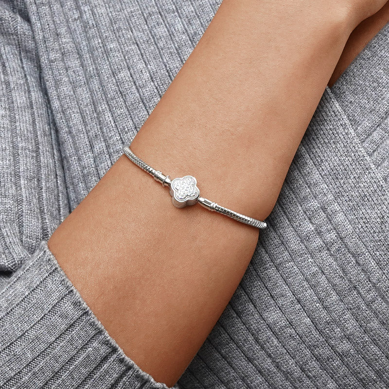 Gnoce Sparkling Lucky Clover Snake Chain Bracelet Platinum-plated Silver Blend - Image 5