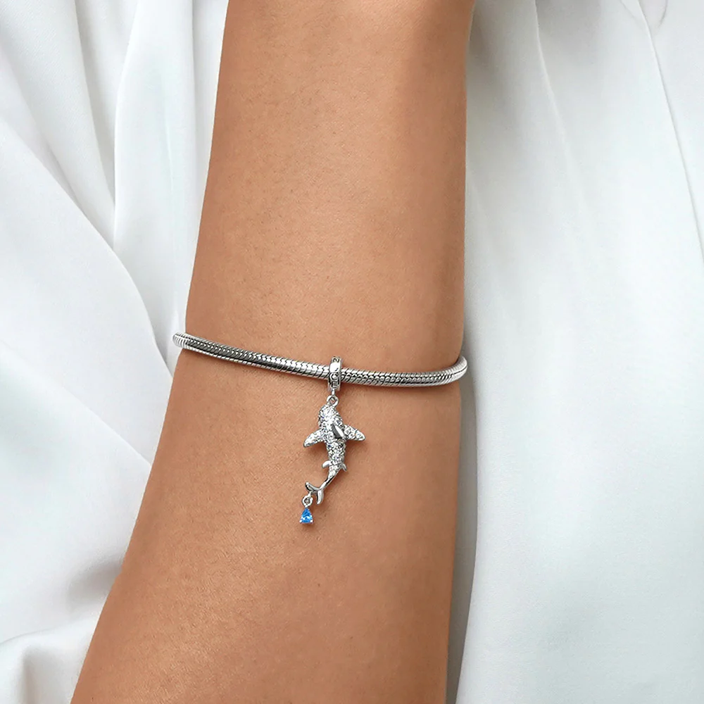 Gnoce Sparkling Shark Charm Platinum-plated Silver Blend - Image 5