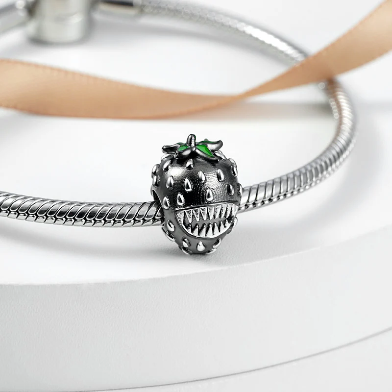 Gnoce Spooky Strawberry Charm Platinum-plated Silver Blend - Image 2