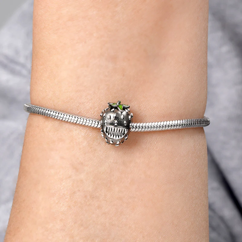 Gnoce Spooky Strawberry Charm Platinum-plated Silver Blend - Image 3