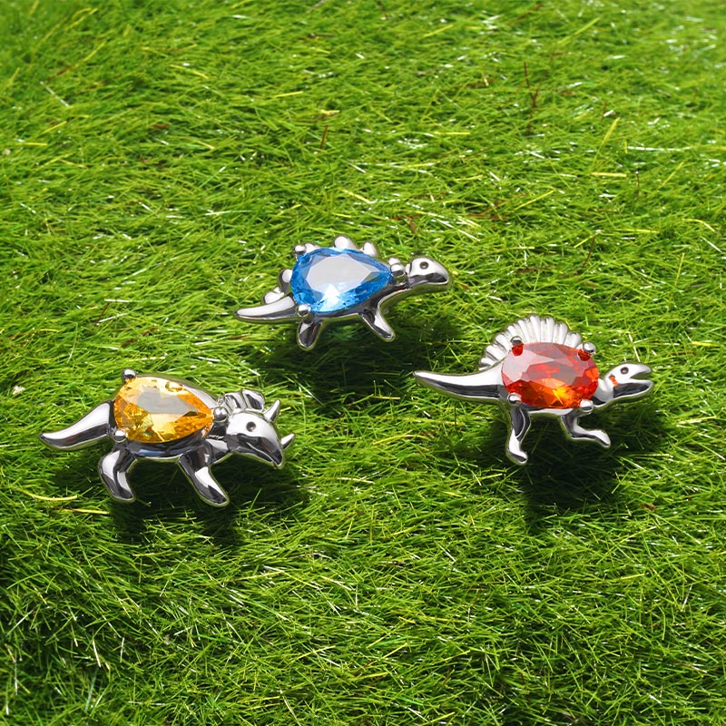 Gnoce Sparkling Stegosaurus Stud Earrings Platinum-plated Silver Blend - Image 3
