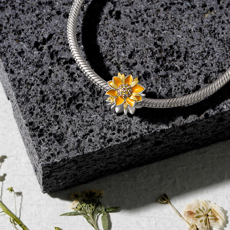 Gnoce Sparkling Sunflower Charm Platinum-plated Silver Blend - Image 3