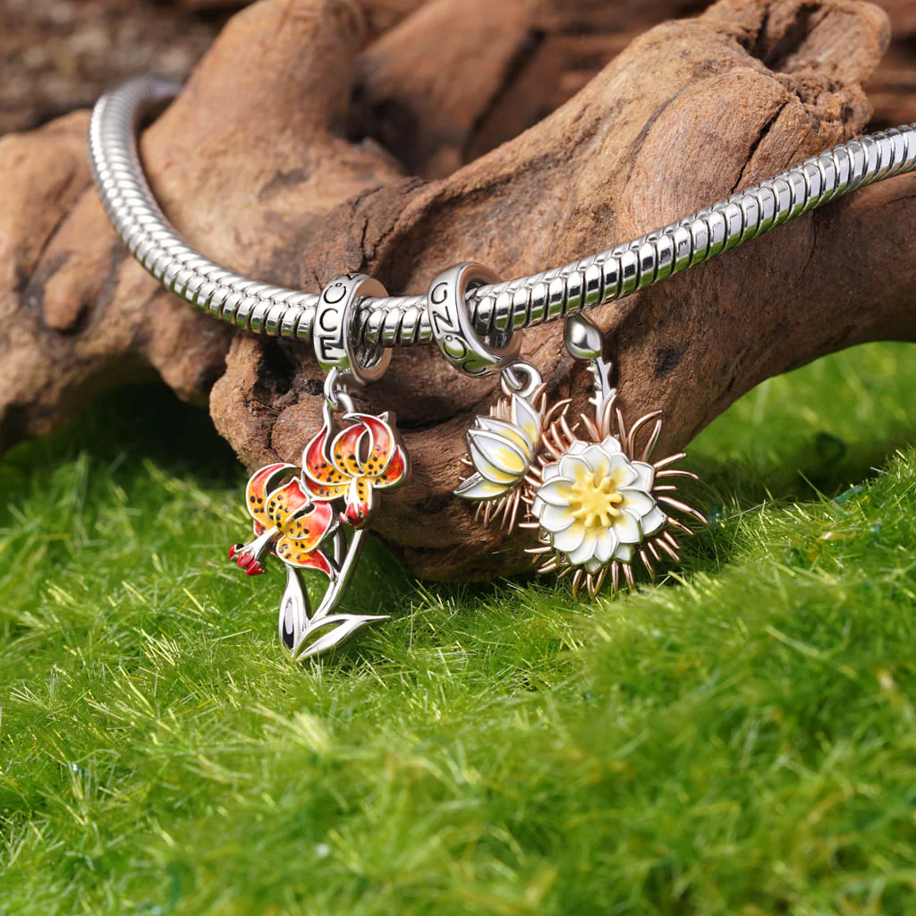 Gnoce Temple of Flora Superb Lily Pendant Dangle Charm - Image 3