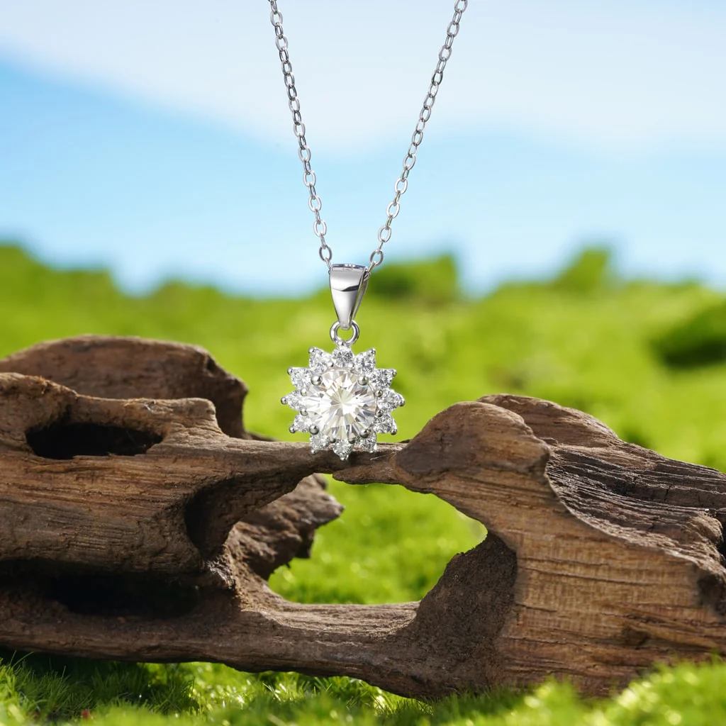 Gnoce Moissanite Sunflower Necklace Platinum-plated Silver Blend - Image 4
