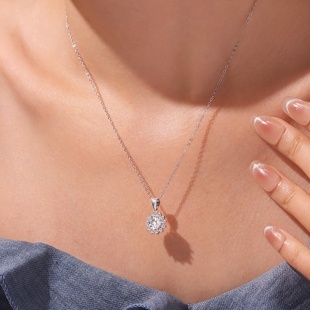 Gnoce Moissanite Sunflower Necklace Platinum-plated Silver Blend - Image 6