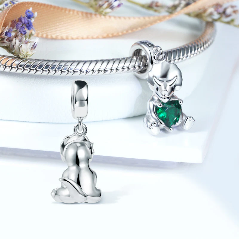 Gnoce Triceratops Embraces Heart Gem Charm Platinum-plated Silver Blend - Image 2
