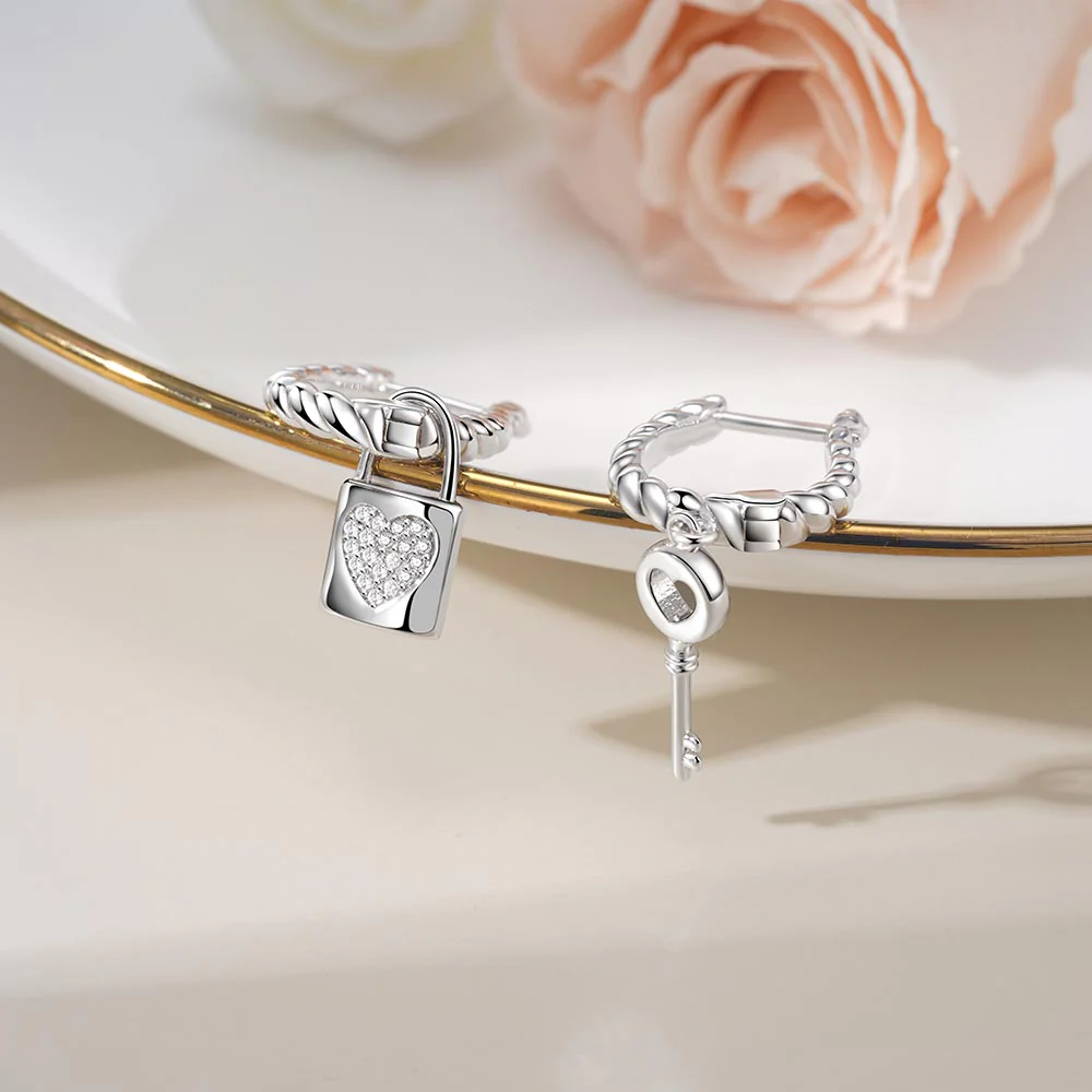 Gnoce Asymmetrical Lock Key Twisted Rope Earrings Platinum-plated Silver Blend - Image 5