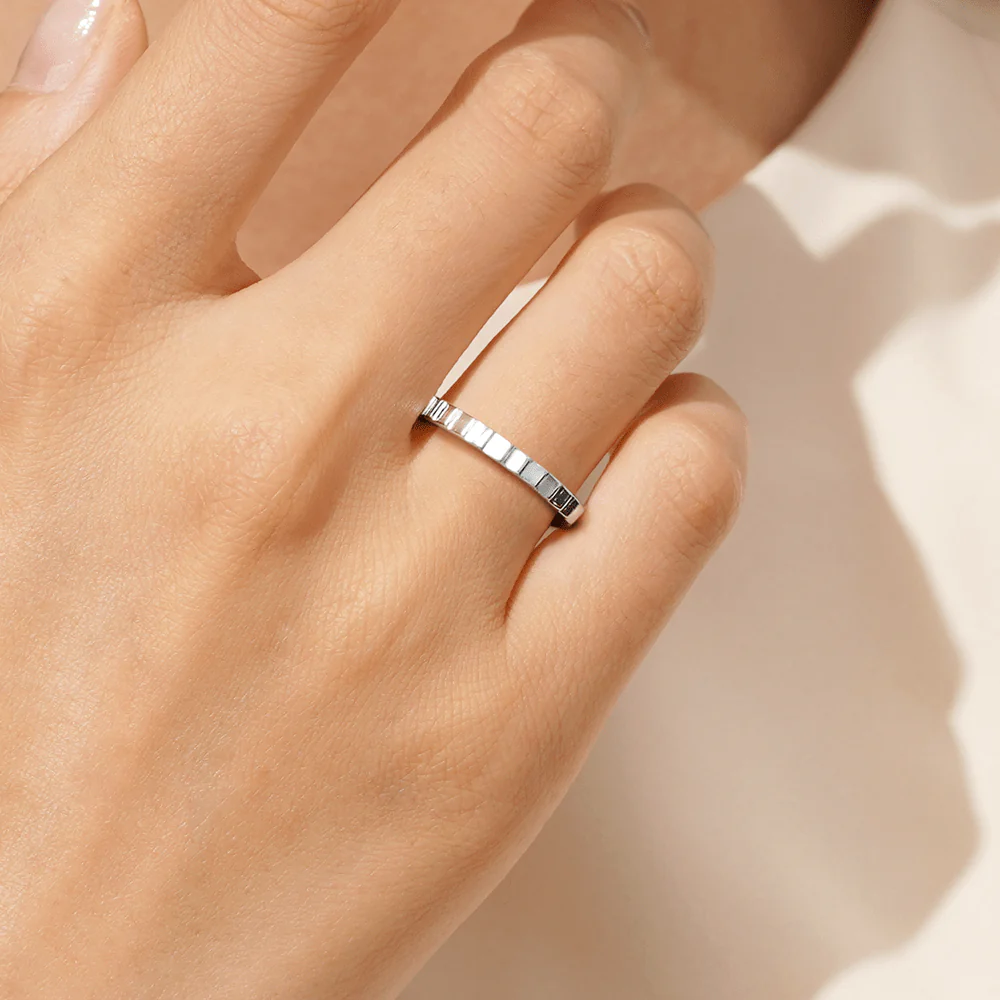 Gnoce Minimalist Vertical Stripe Band Ring Platinum-plated Silver Blend - Image 5