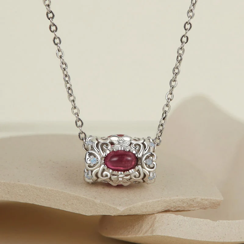 Gnoce Medieval Style Vintage Round Charm - Image 3