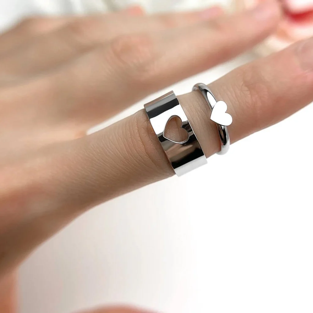 Gnoce 'Vows of Love' Heart Adjustable Women's Band - Image 2