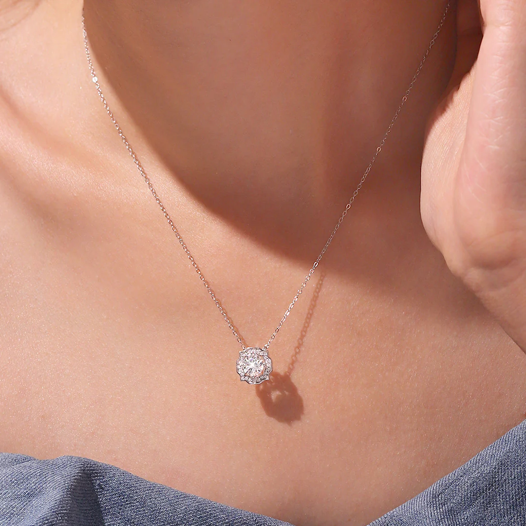 Gnoce Round Center Moissanite Necklace Platinum-plated Silver Blend - Image 6