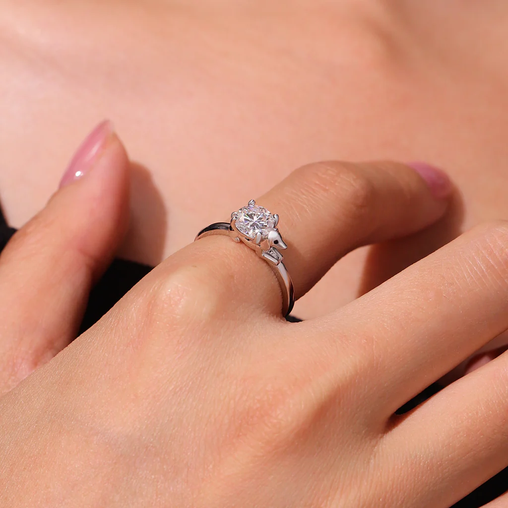 Gnoce Wiener Dog Embraces Moissanite Ring Platinum-plated Silver Blend - Image 9