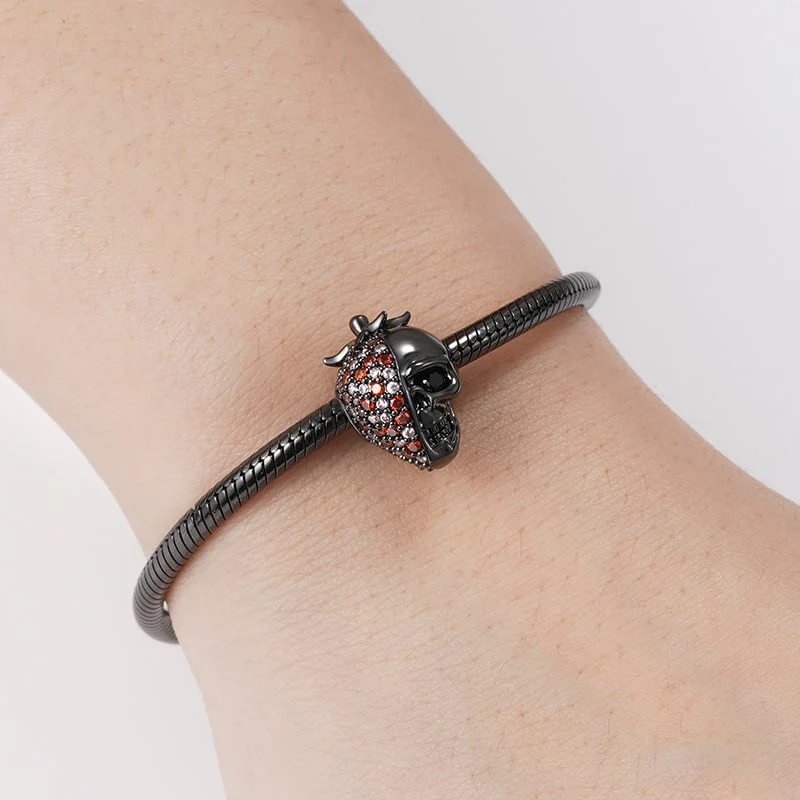 Gnoce Strawberry Skull Charm Platinum-plated Silver Blend - Image 3